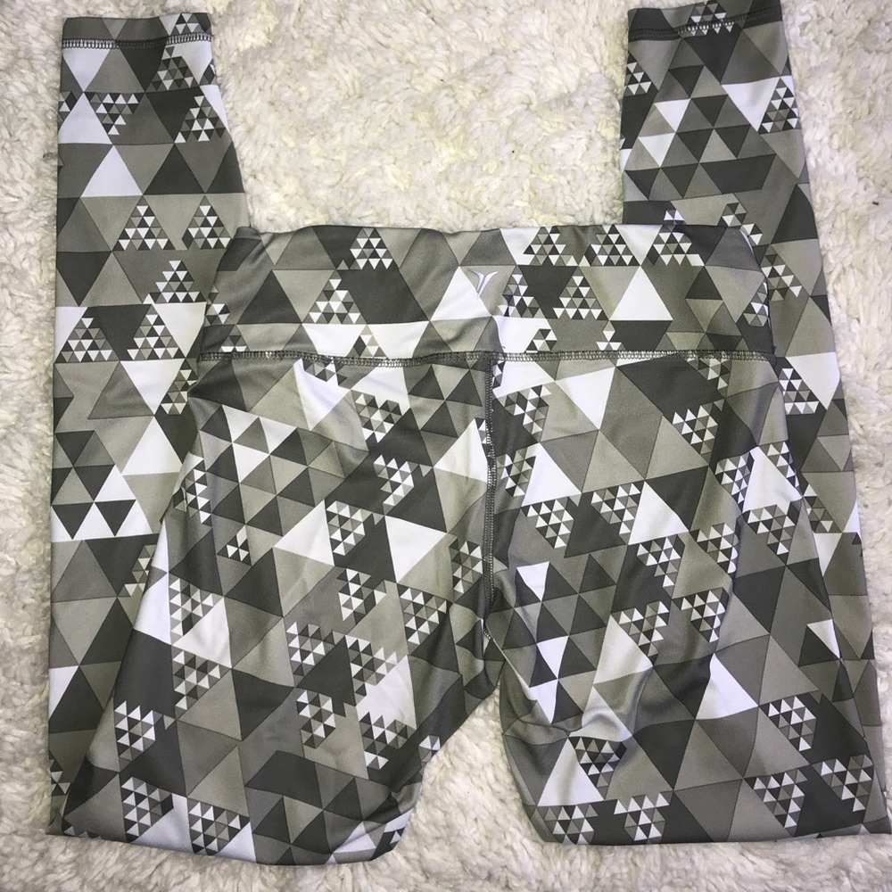 Old navy active legging 🏃‍♀️❤️ - Picture 3 of 4