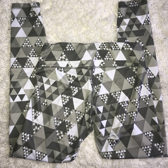 Old navy active legging 🏃‍♀️❤️ - Picture 3 of 4