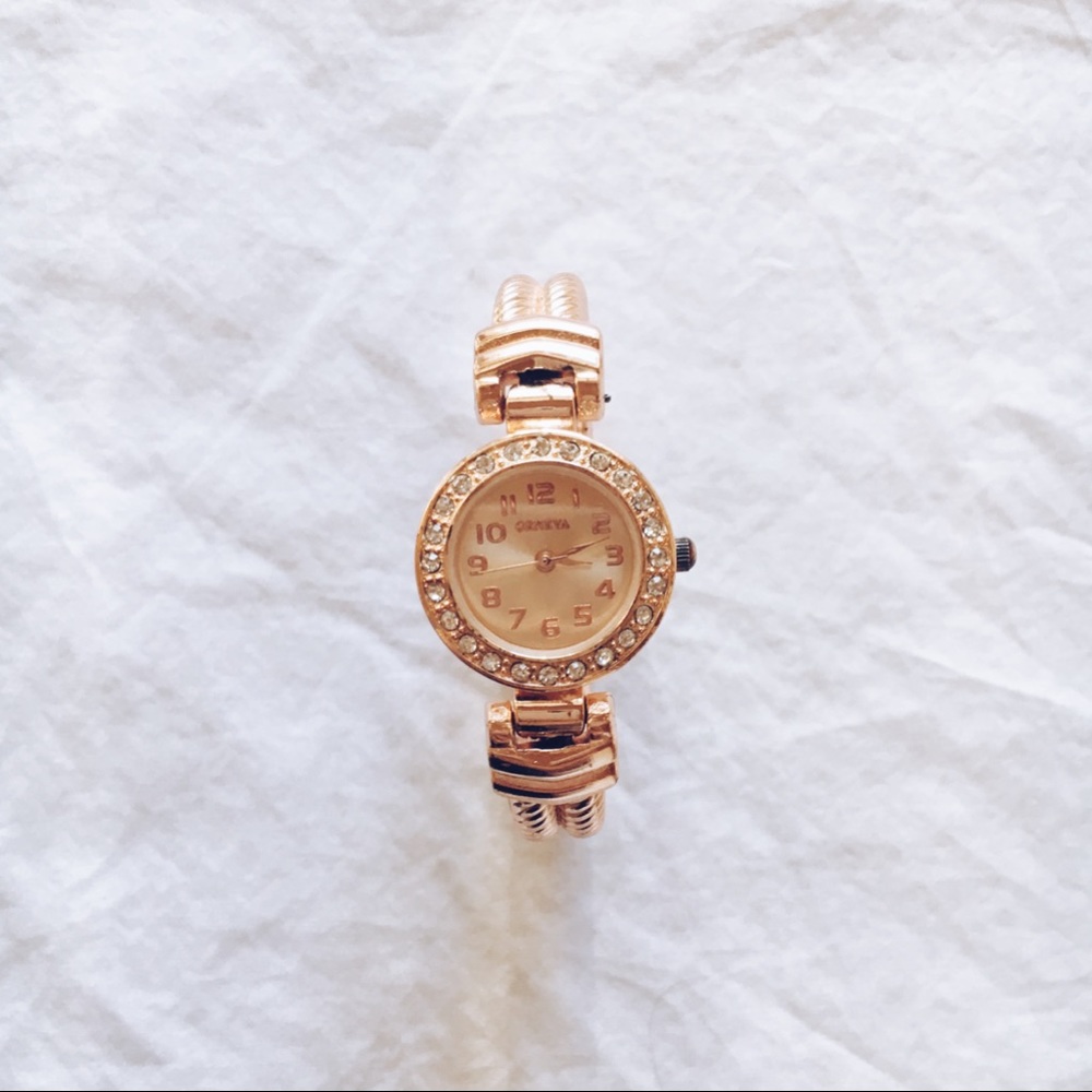 Analog cuff watch