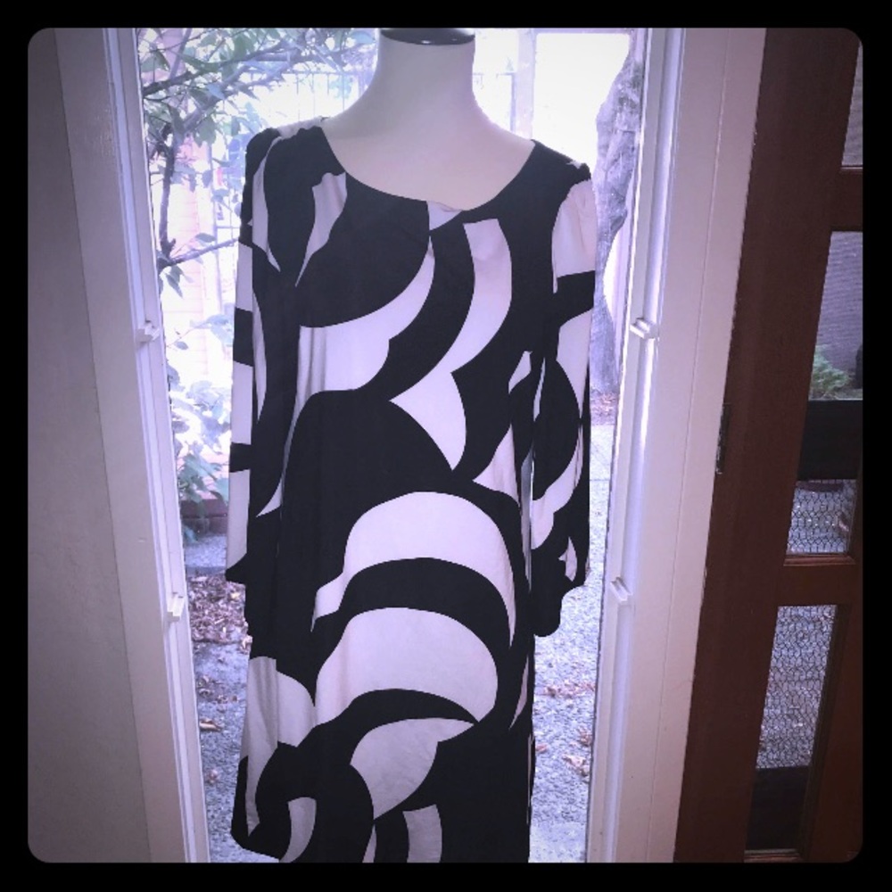 Fun design that would look great with black boots!