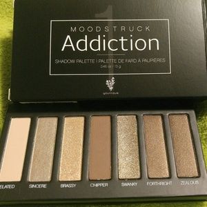 Younique moodstuck addiction 1 pallete