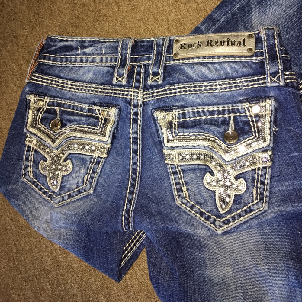 Women’s rock revival jeans BEDAZZLED 😍