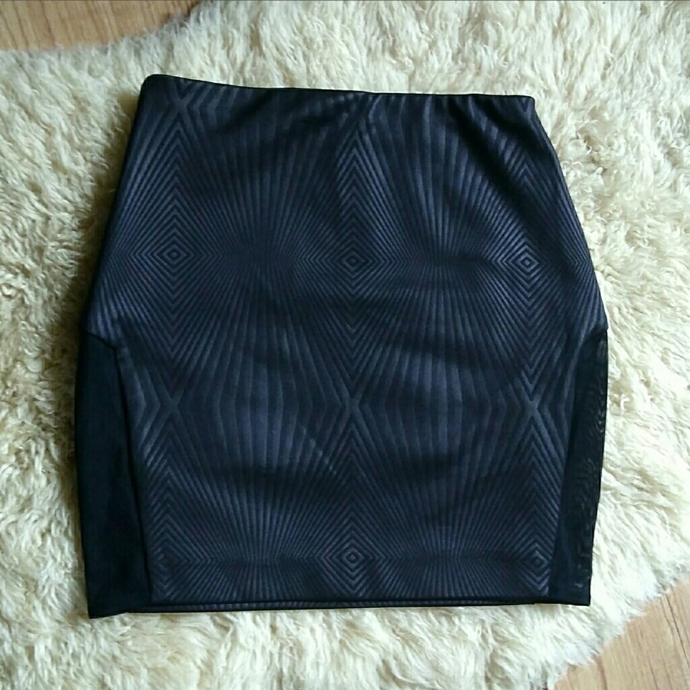 SOLD* NWT bebe High Waist Bodycon Skirt - Picture 3 of 8