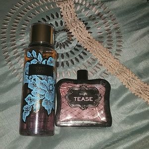 TWO VS perfumes with choker