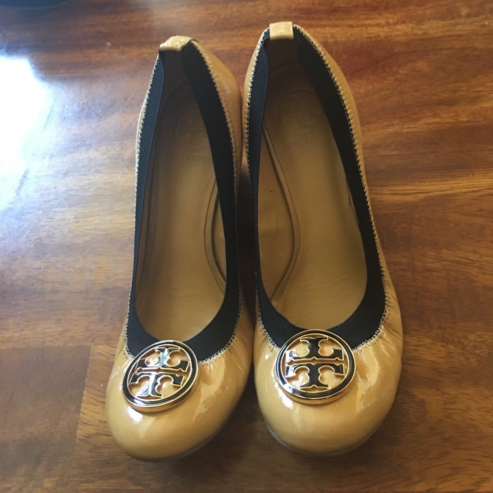 Tory Burch wedges new size 7.5