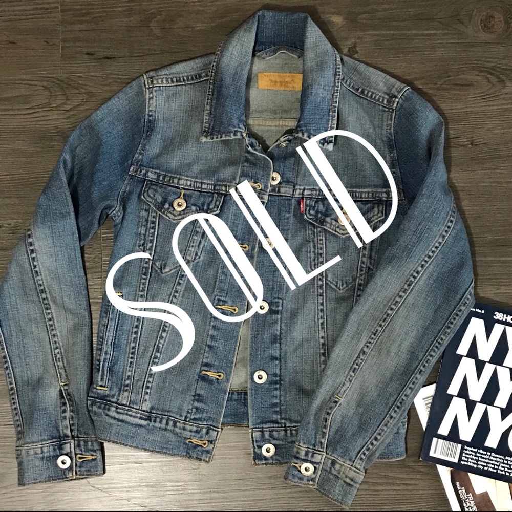 Women’s Levi Trucker Denim Jacket🎉💕