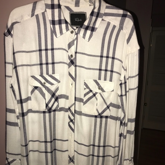 Rails Soft lounge button down by Rails/free people - Picture 2 of 5