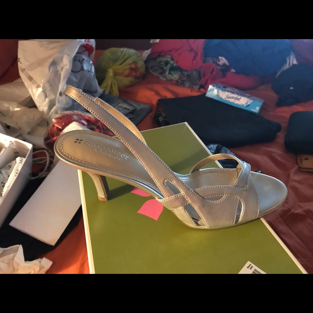 Brand new size 8.5 - Picture 3 of 7