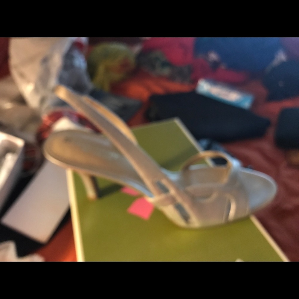 Brand new size 8.5 - Picture 4 of 7