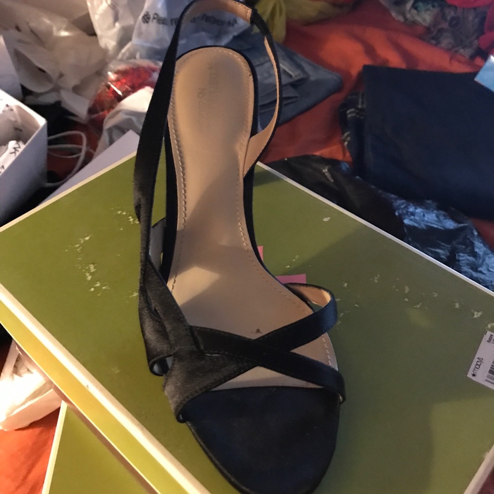 Brand new size 8.5 - Picture 6 of 7