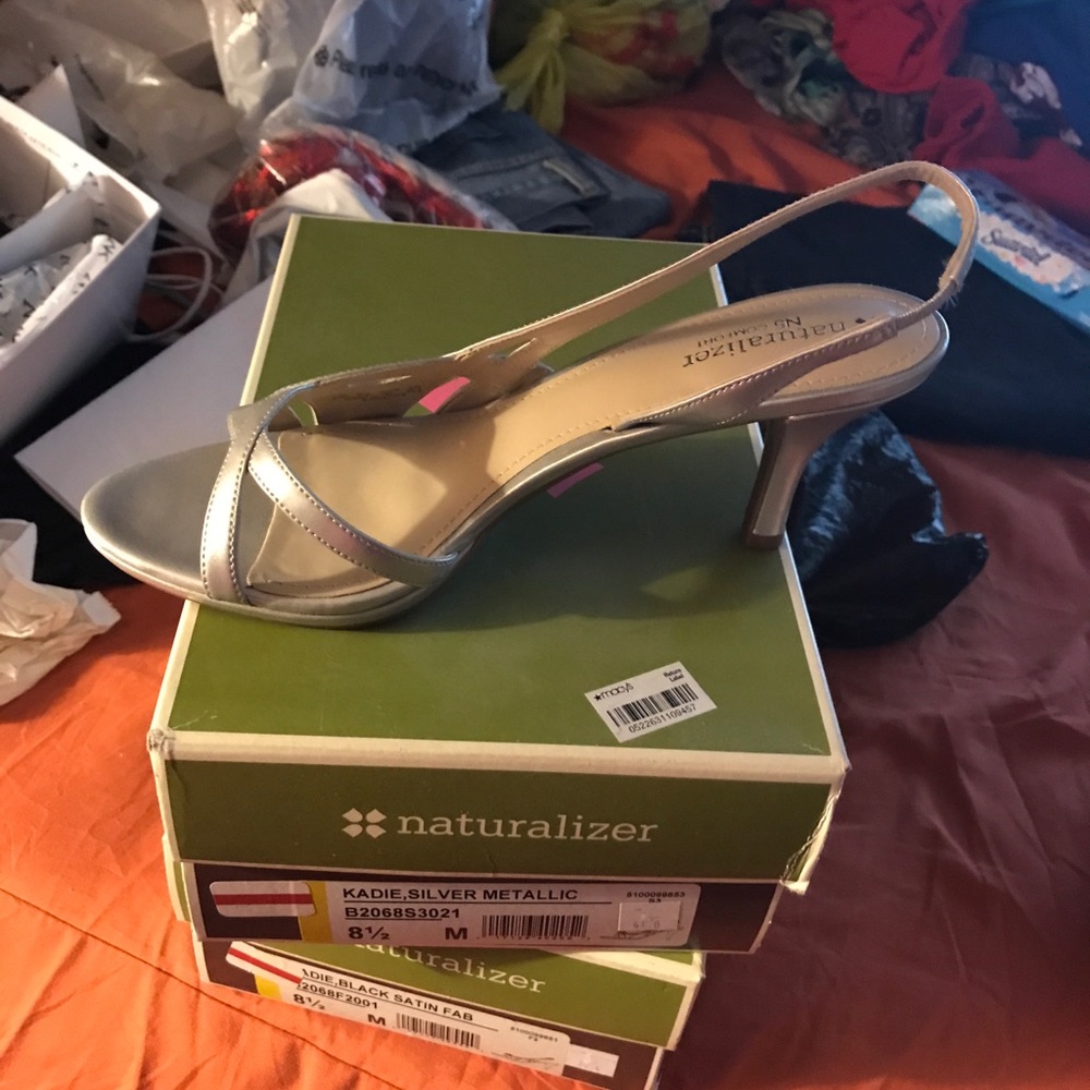 Brand new size 8.5 - Picture 7 of 7
