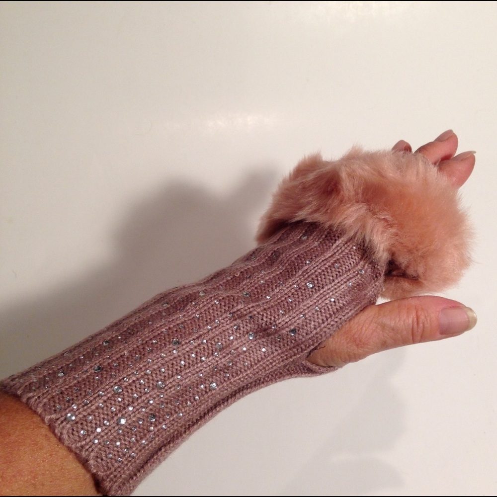 NEW fingerless sweater gloves
