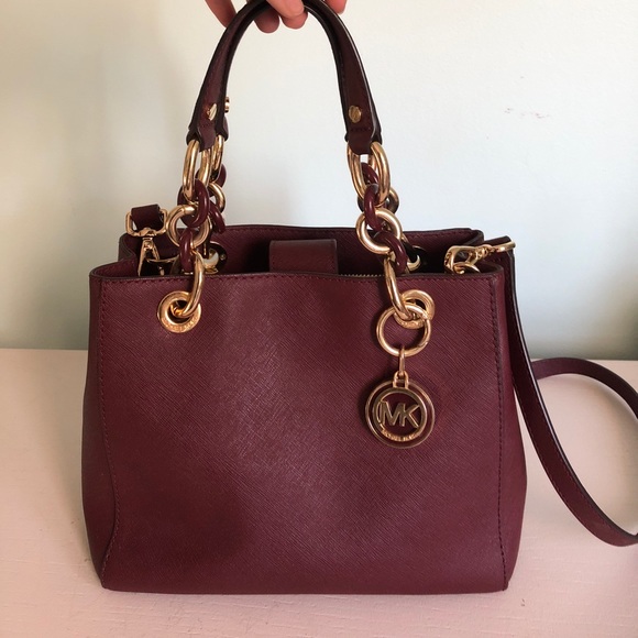 Michael Kors Handbags - Michael Kors Leather Purse