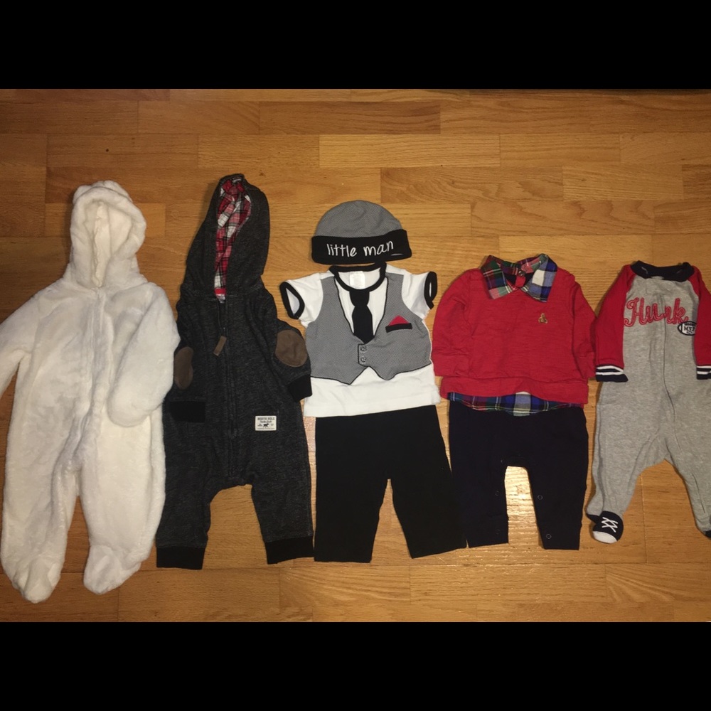 Bundle  of baby clothes of 0-6 months