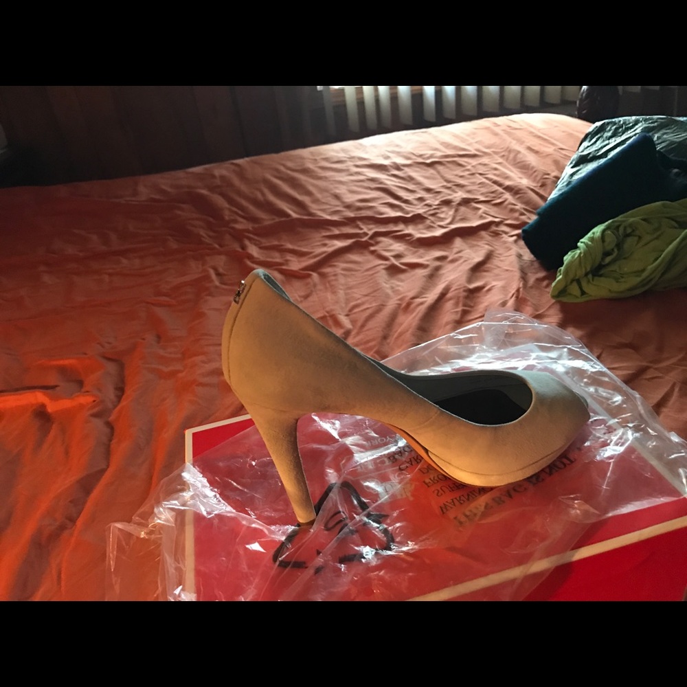 Shoes - Picture 2 of 3