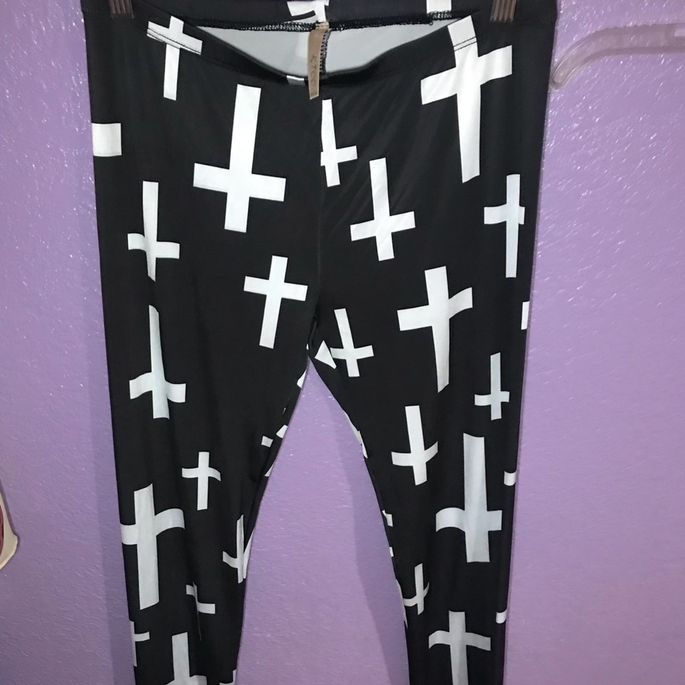 Cross pattern leggings