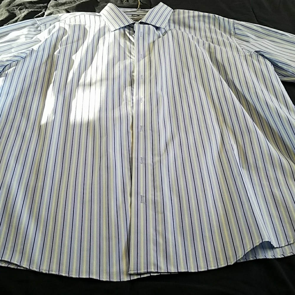 Kenneth Cole Reaction Button-Up - Picture 2 of 5