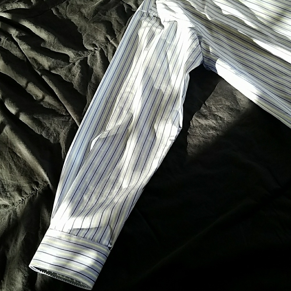 Kenneth Cole Reaction Button-Up - Picture 4 of 5