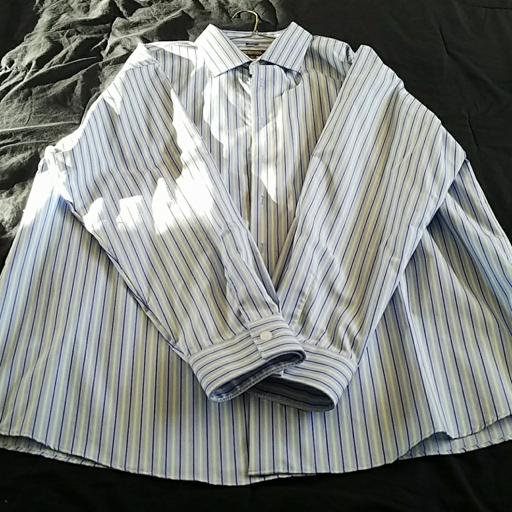 Kenneth Cole Reaction Button-Up - Picture 5 of 5