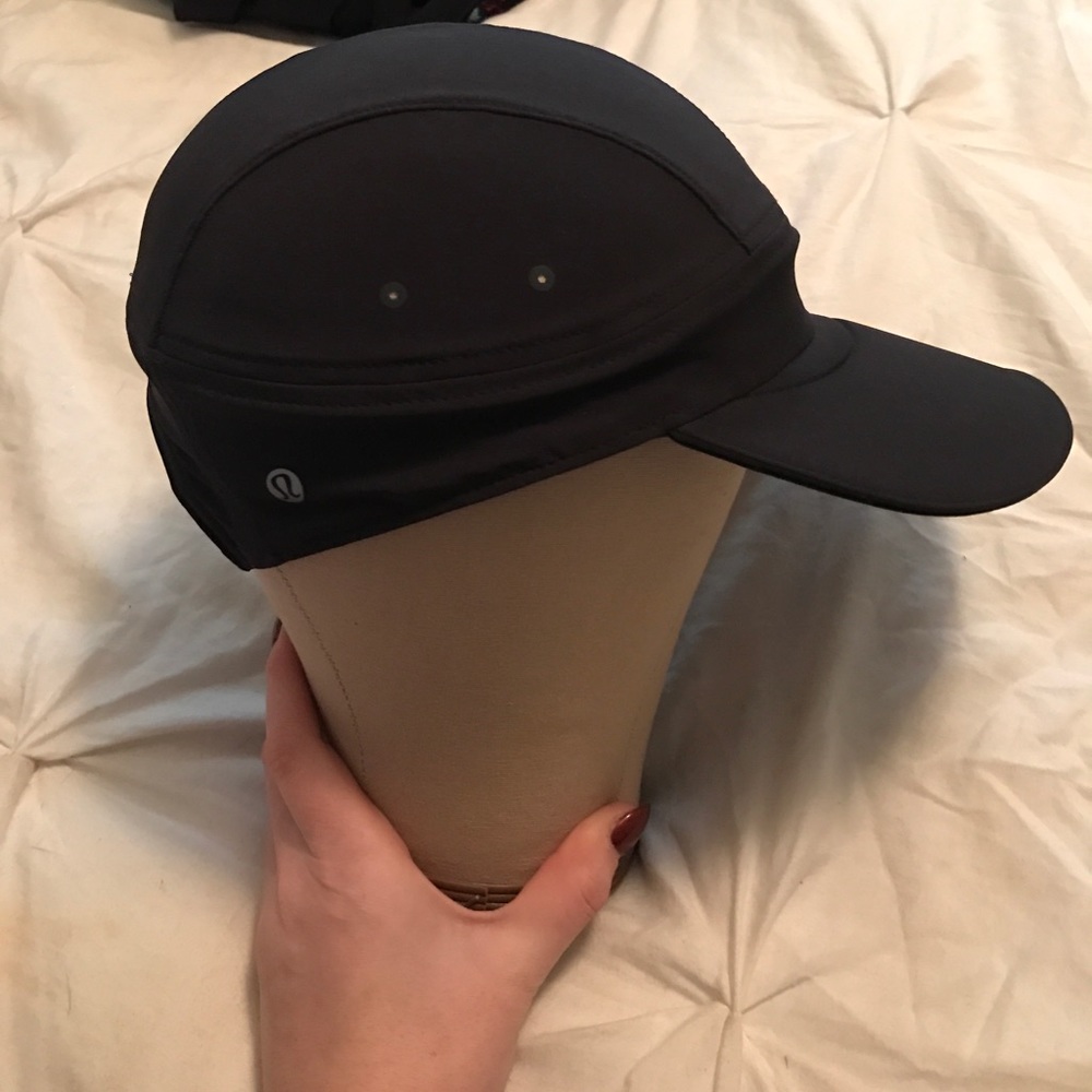 Lululemon black womens hat