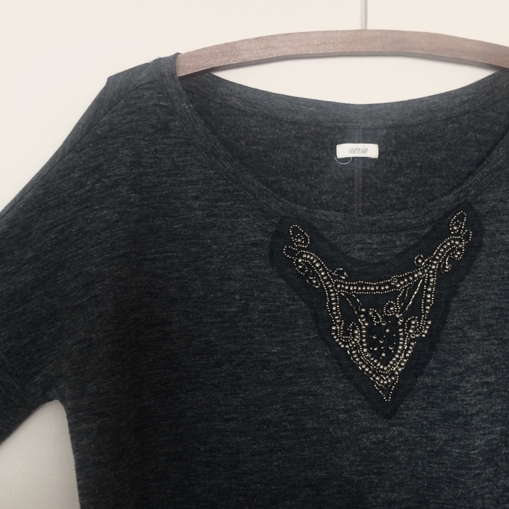 ✨Bundle 10 for $20 🏷 |
Aerie gray beaded shirt