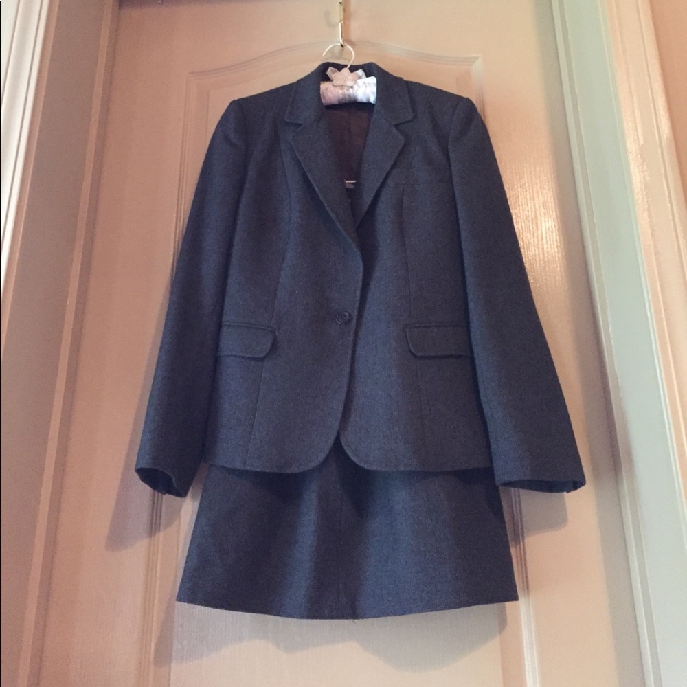 Harve  Bernard  Suits Sets