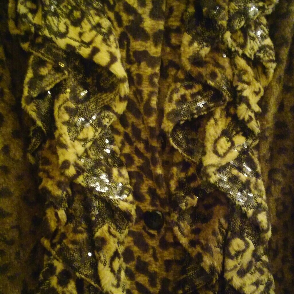 COAT - Picture 2 of 3