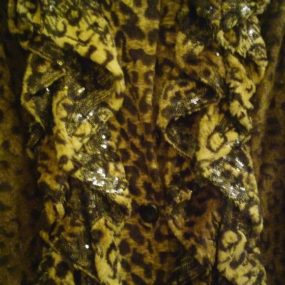 COAT - Picture 2 of 3