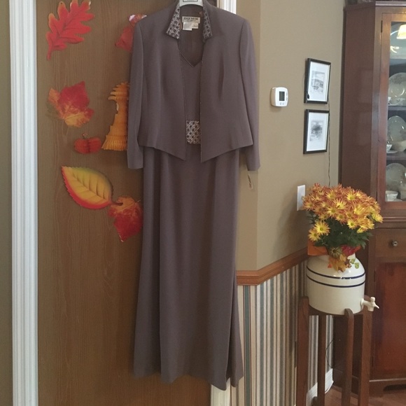 Dresses & Skirts - Brownish purple gown