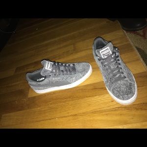 Pumas size 6