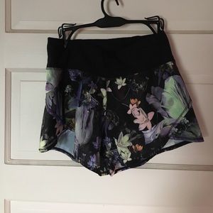 🎄CALIA by Carrie Underwood floral workout shorts