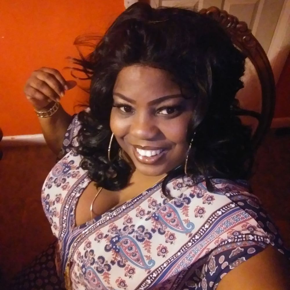 Meet your Posher, Elise