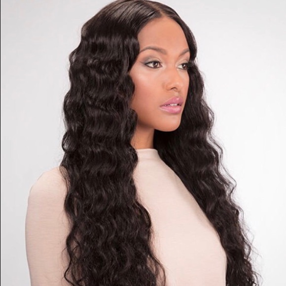 18”  BRAZILIAN LOOSE WAVE LACE 360 WIG ✨NWT✨