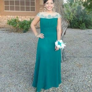 Bridesmaid/ Modern Ana-Frozen