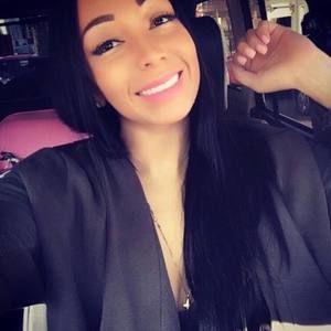 Meet your Posher, Marisa