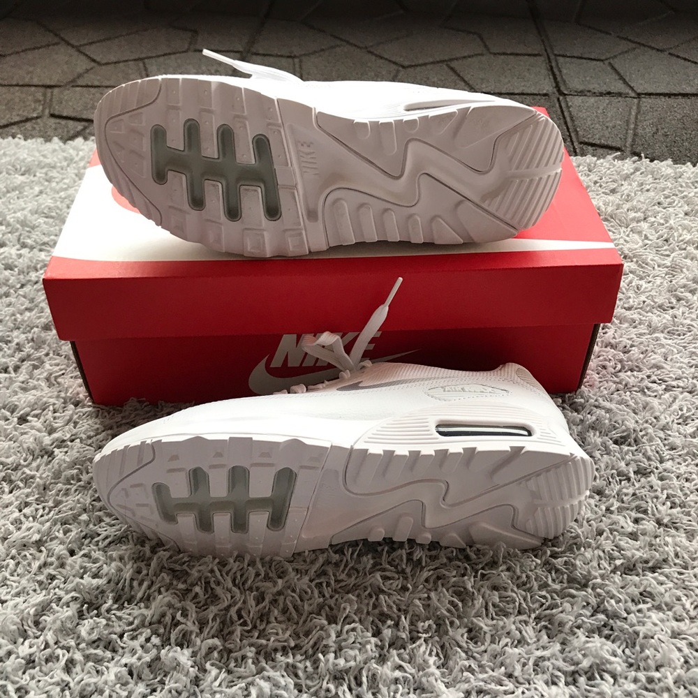 Nike Women's White Air Max 90 Ultra 2.0 Size 8.5 - Picture 3 of 8