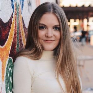 Meet your Posher, Chloe