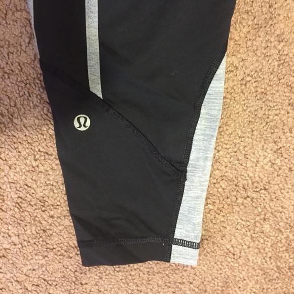 Lululemon Black and Grey Cropped Leggings - Picture 5 of 6