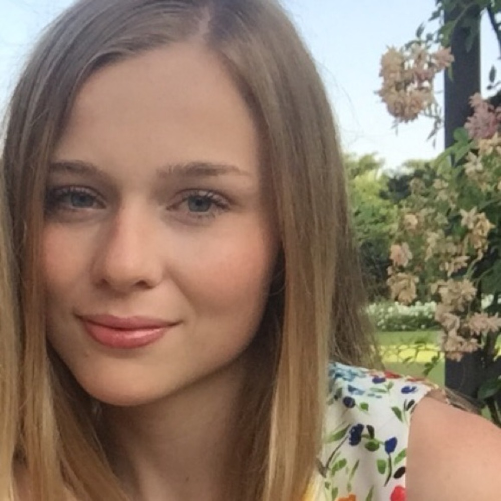 Meet your Posher, Hayley