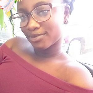 Meet your Posher, Lorenta