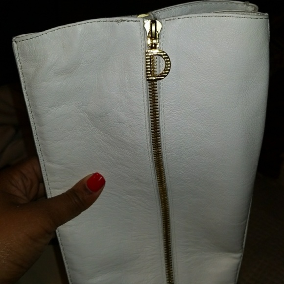 White Pointed Toe Boots - Picture 3 of 6