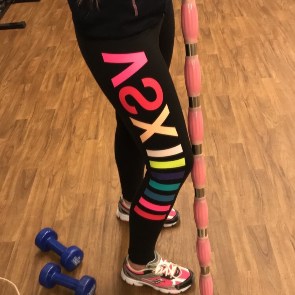 *sold* Victoria’s Secret Sport leggings!
