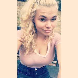 Meet your Posher, Roxanne