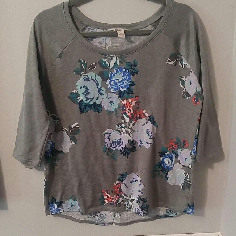 Floral 3/4 sleeve sweater