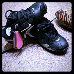 Expand Tech Baseball Cleats