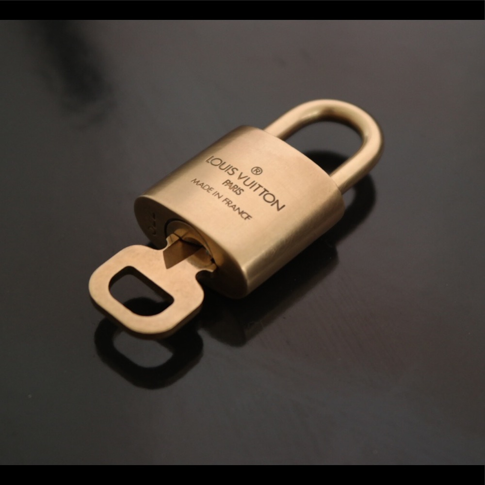 Genuine LV Louis Vuitton Lock & Key #322