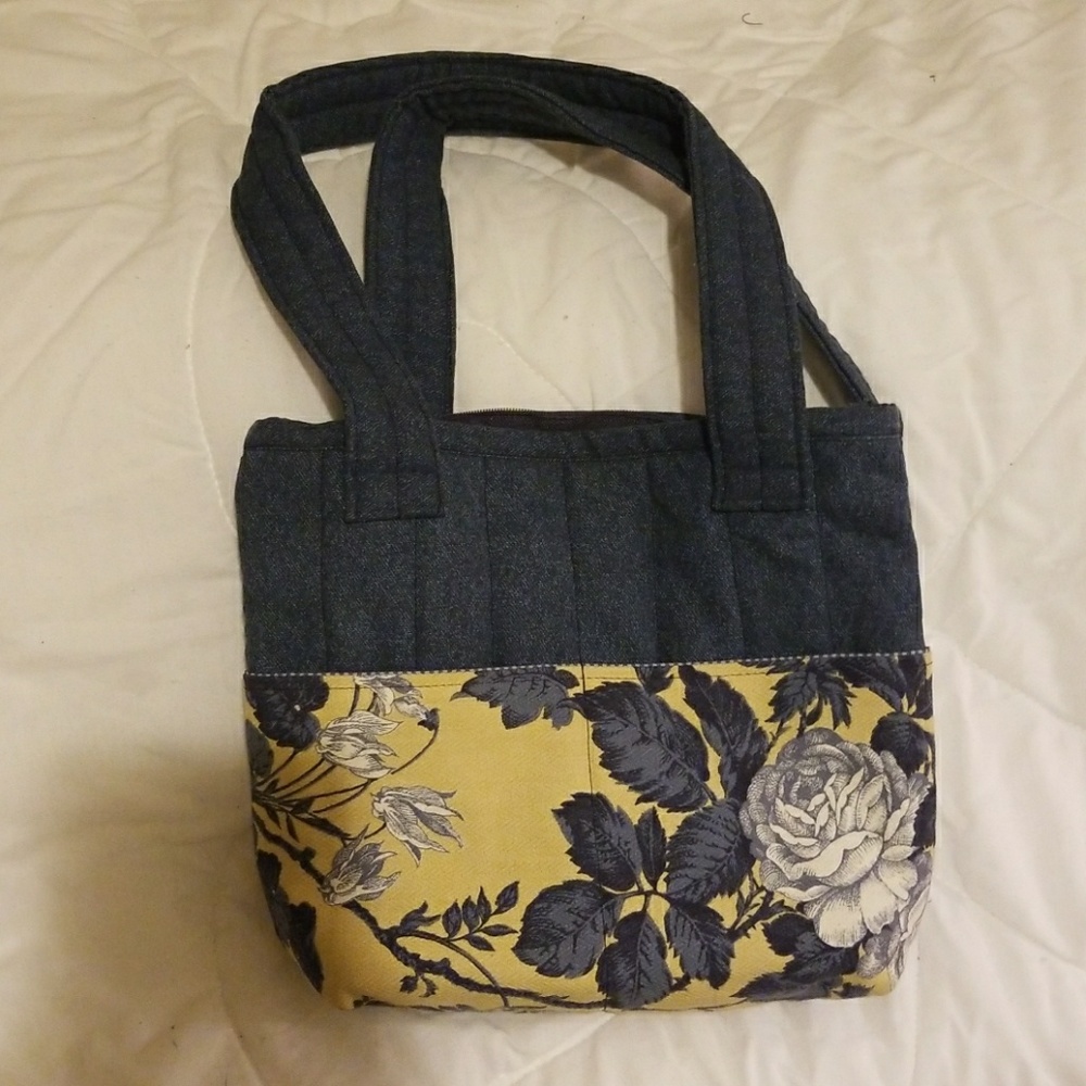 Cute Spring Purse - Picture 3 of 4