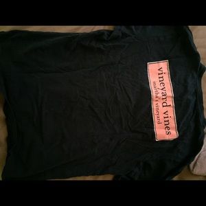 Navy Vineyard Vines t-shirt