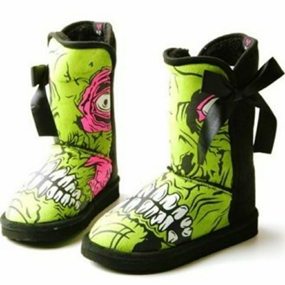 ISO FUG BOOTS - Picture 1 of 2