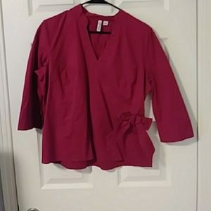 Scrub top COLOR IS BURGUNDY